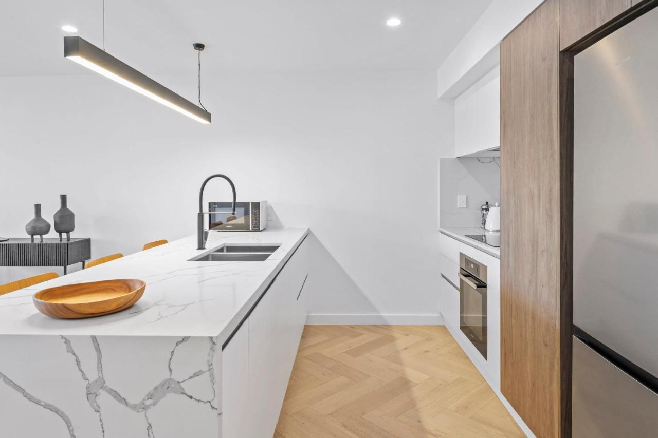 Apartment Upscale Urban Designer With Large Terrace In Cbd Hobart
