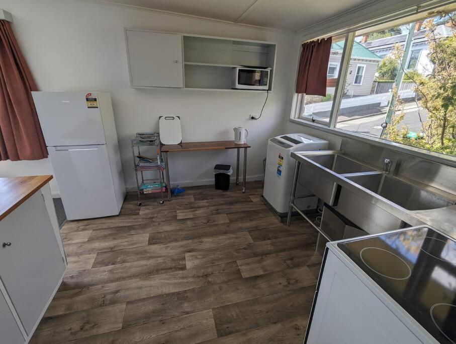 Apartment Bayley 1 - Walk To From 2 Bedroom With And Mountain Views