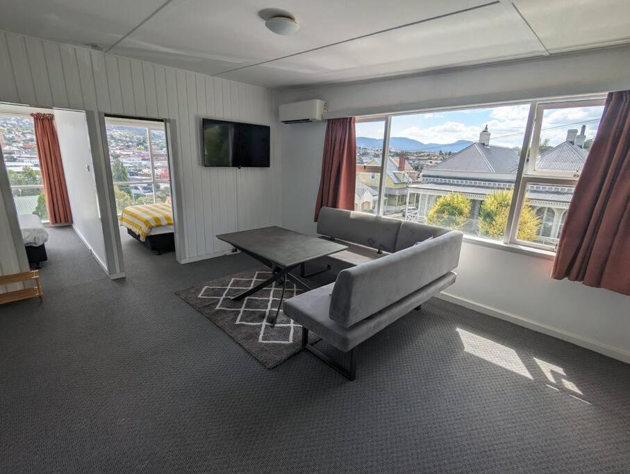 Apartment Bayley 1 - Walk To From 2 Bedroom With And Mountain Views Hobart