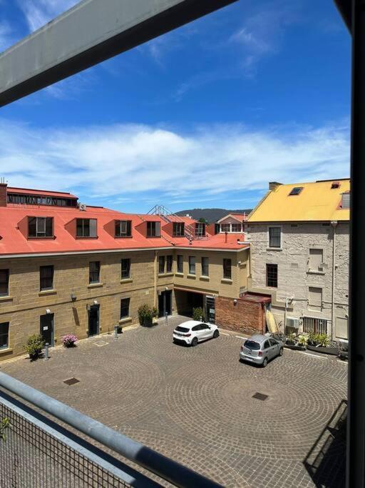 Boxwood Ixl Lux Waterfront