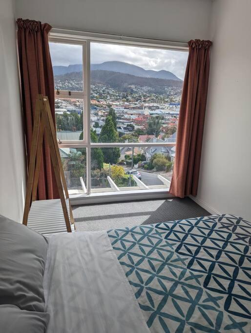 Apartment Bayley 1 - Walk To From 2 Bedroom With And Mountain Views