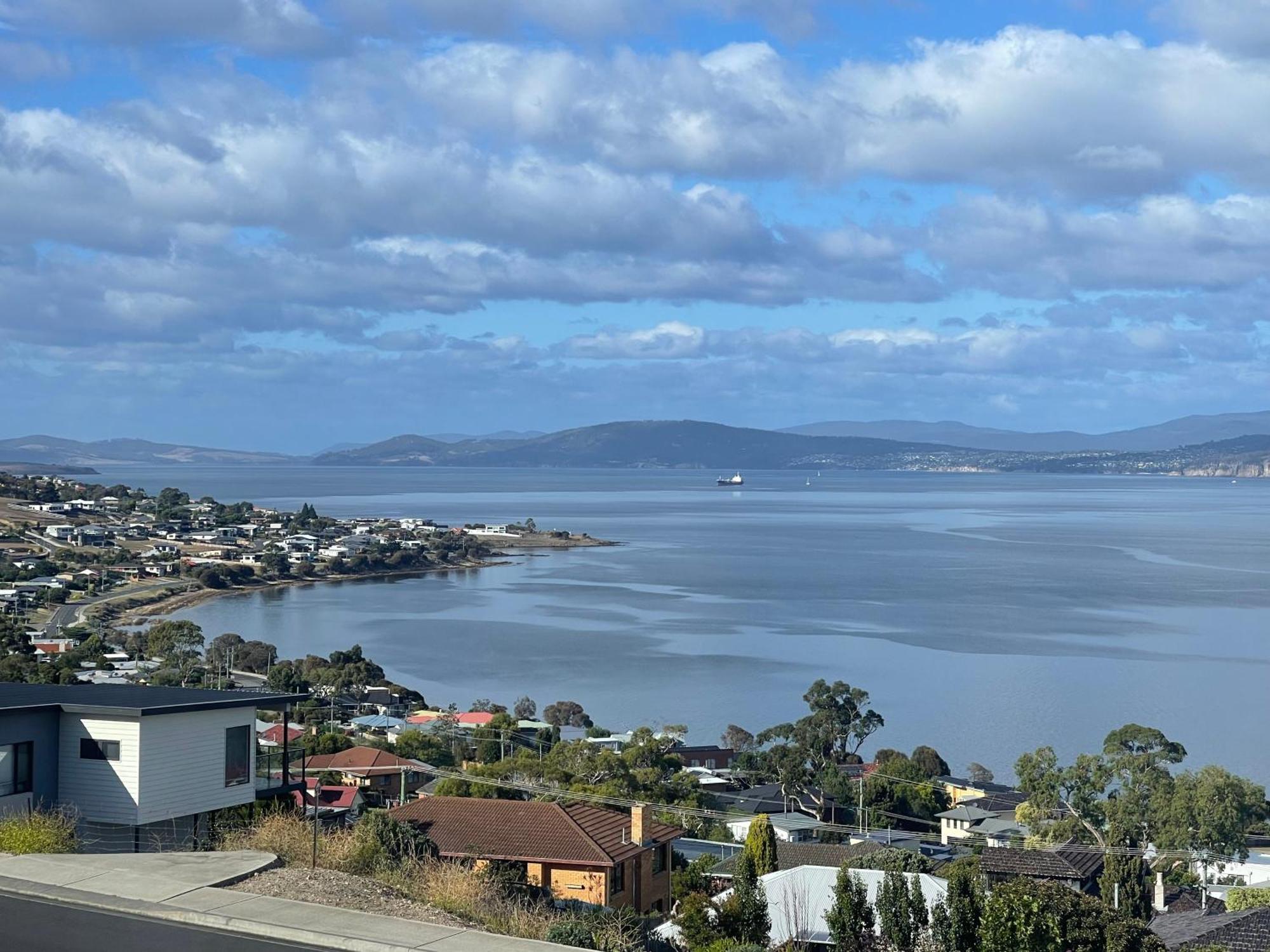 Vista Hobart