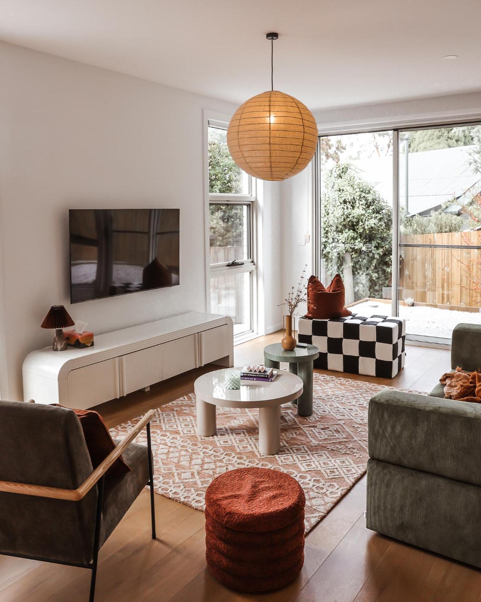Architect With View In Villa Hobart
