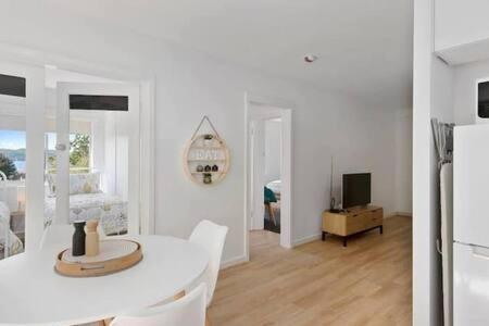 Renovated Unit In Leafy Surrounds Close To Shops