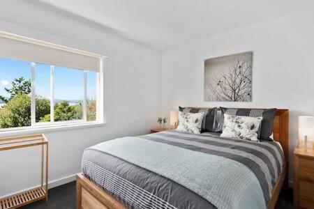 Apartment Renovated Unit In Leafy Surrounds Close To Shops Hobart