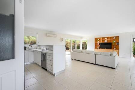 The Rest Retreat Getaway 15 Mins To Cbd 3 Bed