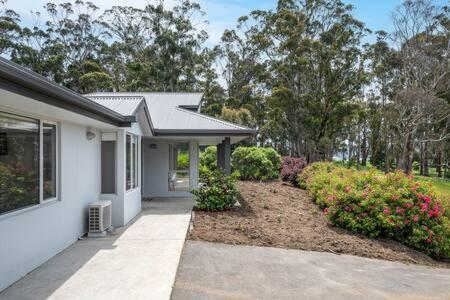 The Rest Retreat Getaway 15 Mins To Cbd 3 Bed *