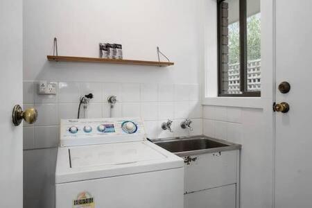 Sandy Bay Cozy Close To Cbd Hobart