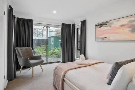 Sandy Bay Cozy Close To Cbd *