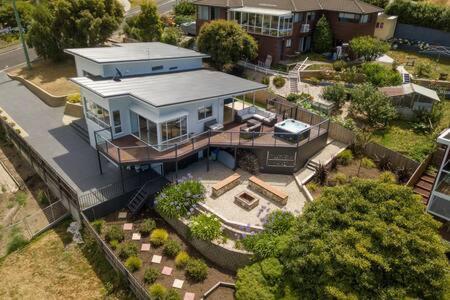 River View House Sleeps 8 10min To Cbd