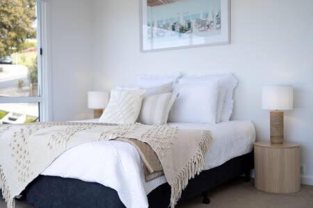 River View House Sleeps 8 10min To Cbd Holiday home