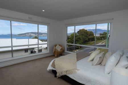 River View House Sleeps 8 10min To Cbd *