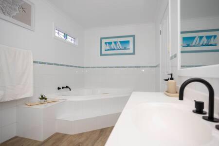 Holiday home River View House Sleeps 8 10min To Cbd *