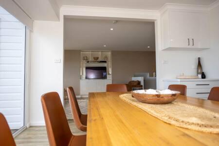 River View House Sleeps 8 10min To Cbd Holiday home