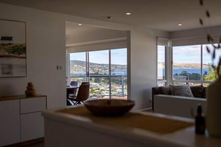 River View House Sleeps 8 10min To Cbd * Hobart