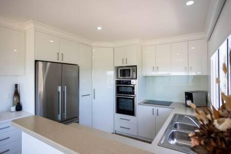 River View House Sleeps 8 10min To Cbd Hobart