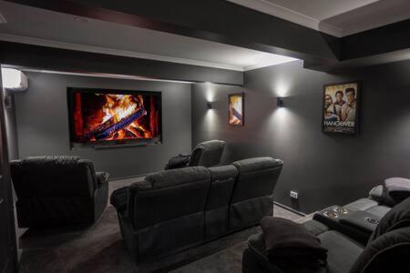 River View House Sleeps 8 10min To Cbd Holiday home Hobart