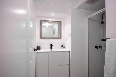 River View House Sleeps 8 10min To Cbd *
