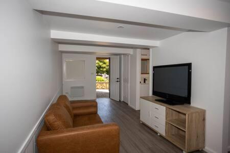 River View House Sleeps 8 10min To Cbd