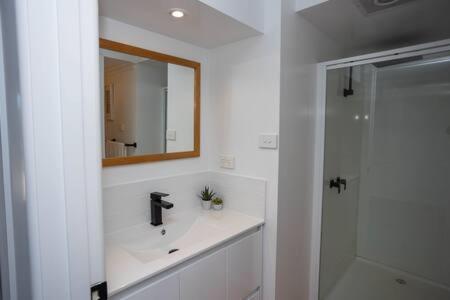 River View House Sleeps 8 10min To Cbd Hobart