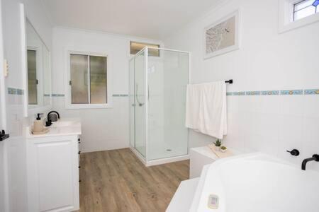 River View House Sleeps 8 10min To Cbd