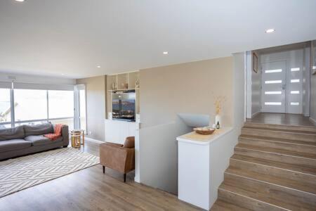 River View House Sleeps 8 10min To Cbd