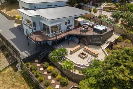River View House Sleeps 8 10min To Cbd Holiday home Hobart
