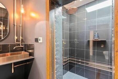 Outstanding Quality Renovation Inner Hobart