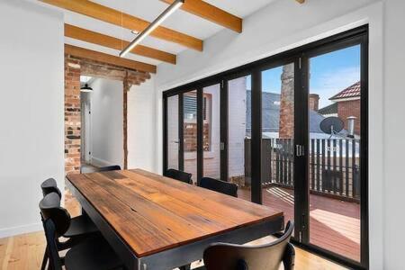 Outstanding Quality Renovation Inner Holiday home Hobart