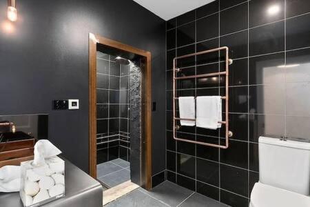 Outstanding Quality Renovation Inner * Hobart