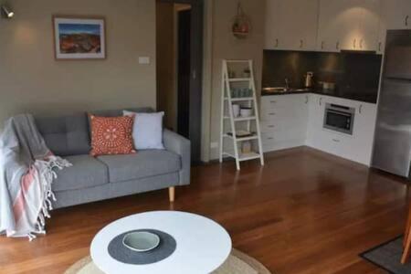 Modern 1 Bed-walk Casino Riverfront 5 Mins To Cbd *