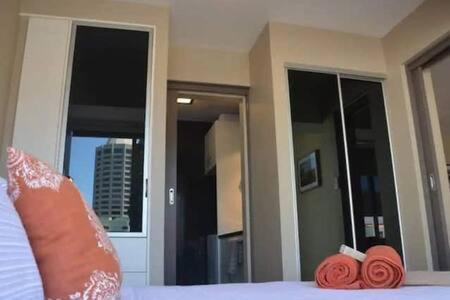Modern 1 Bed-walk Casino Riverfront 5 Mins To Cbd