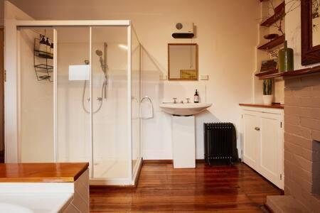 Holiday home Historic Close To Cbd 3brm With Views Hobart