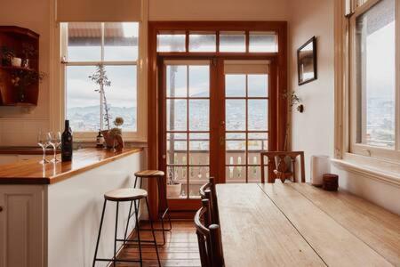 Historic Close To Cbd 3brm With Views * Hobart