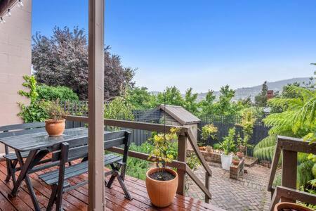Historic Close To Cbd 3brm With Views * Hobart