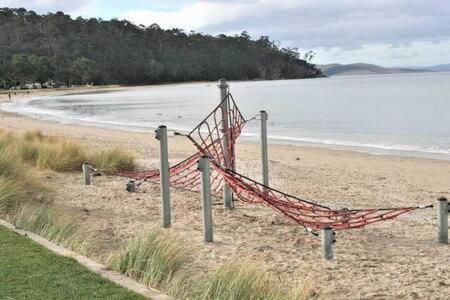 Hidden Bay Retreat-5 Bed- 15min To * Hobart