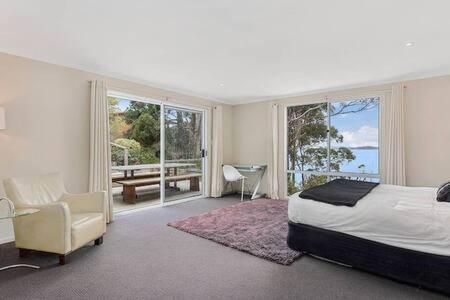 Hidden Bay Retreat-5 Bed- 15min To Holiday home