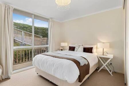 Hidden Bay Retreat-5 Bed- 15min To