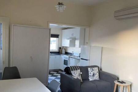 Holiday home Comfy With Carpark 2 Minutes To Cbd Hobart