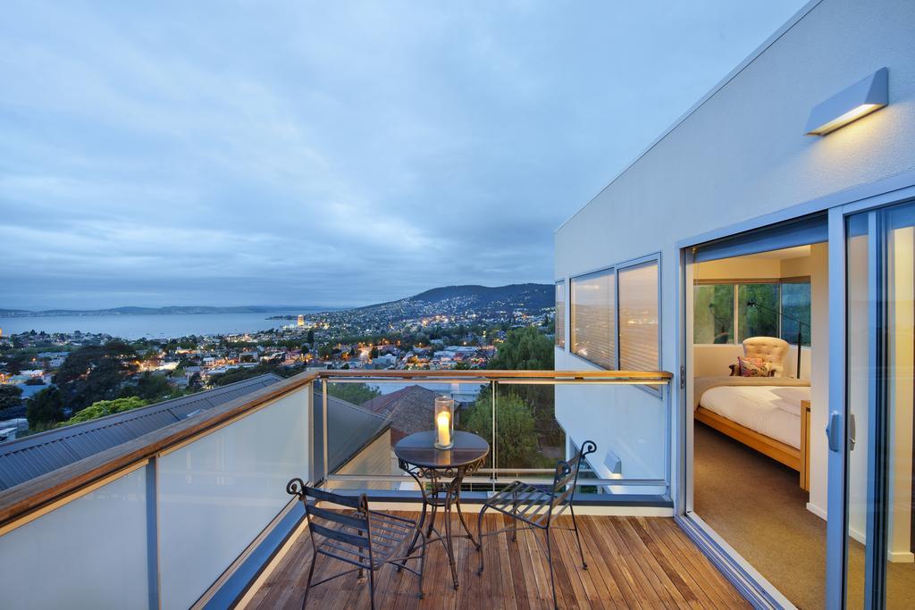 Villa Library House Hobart