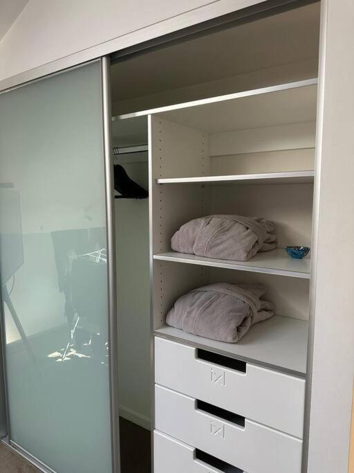 Boxwood Ixl Lux Waterfront Apartment