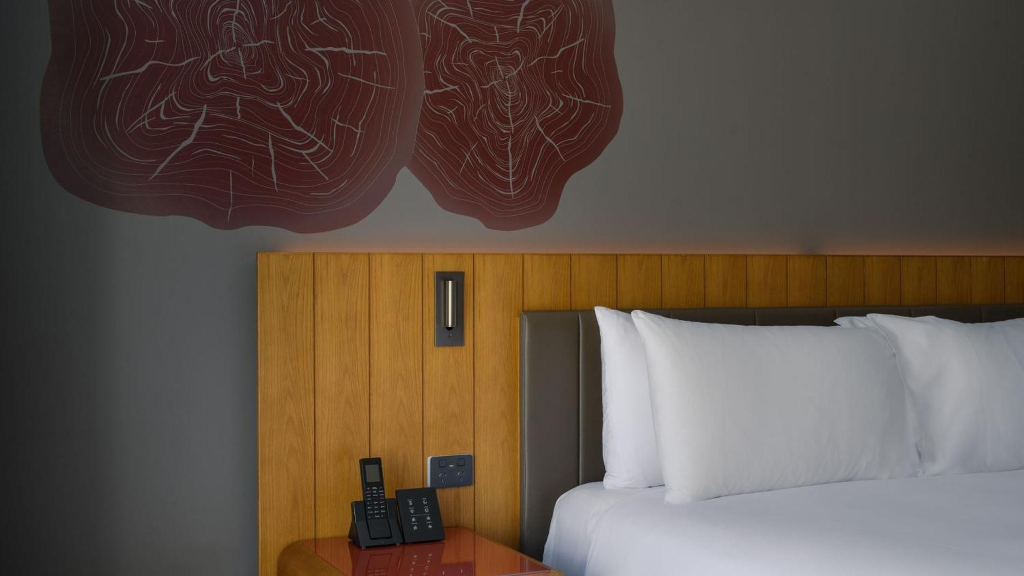 Crowne Plaza By Ihg Hotel 4*