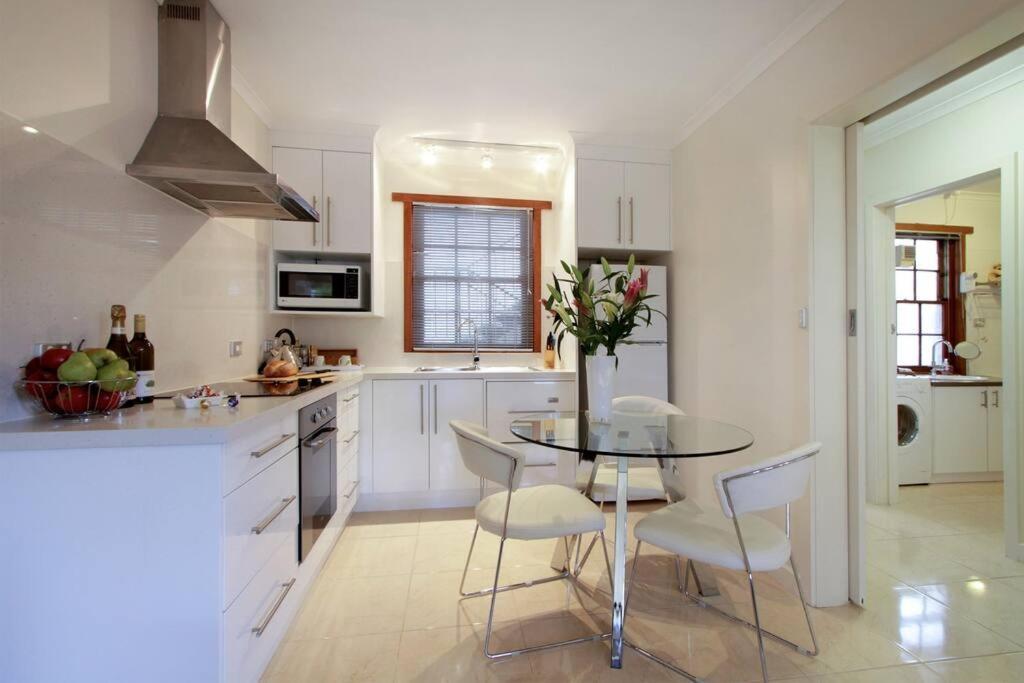 Magnolia On Colville - Historic Riverside Elegance Apartment Hobart
