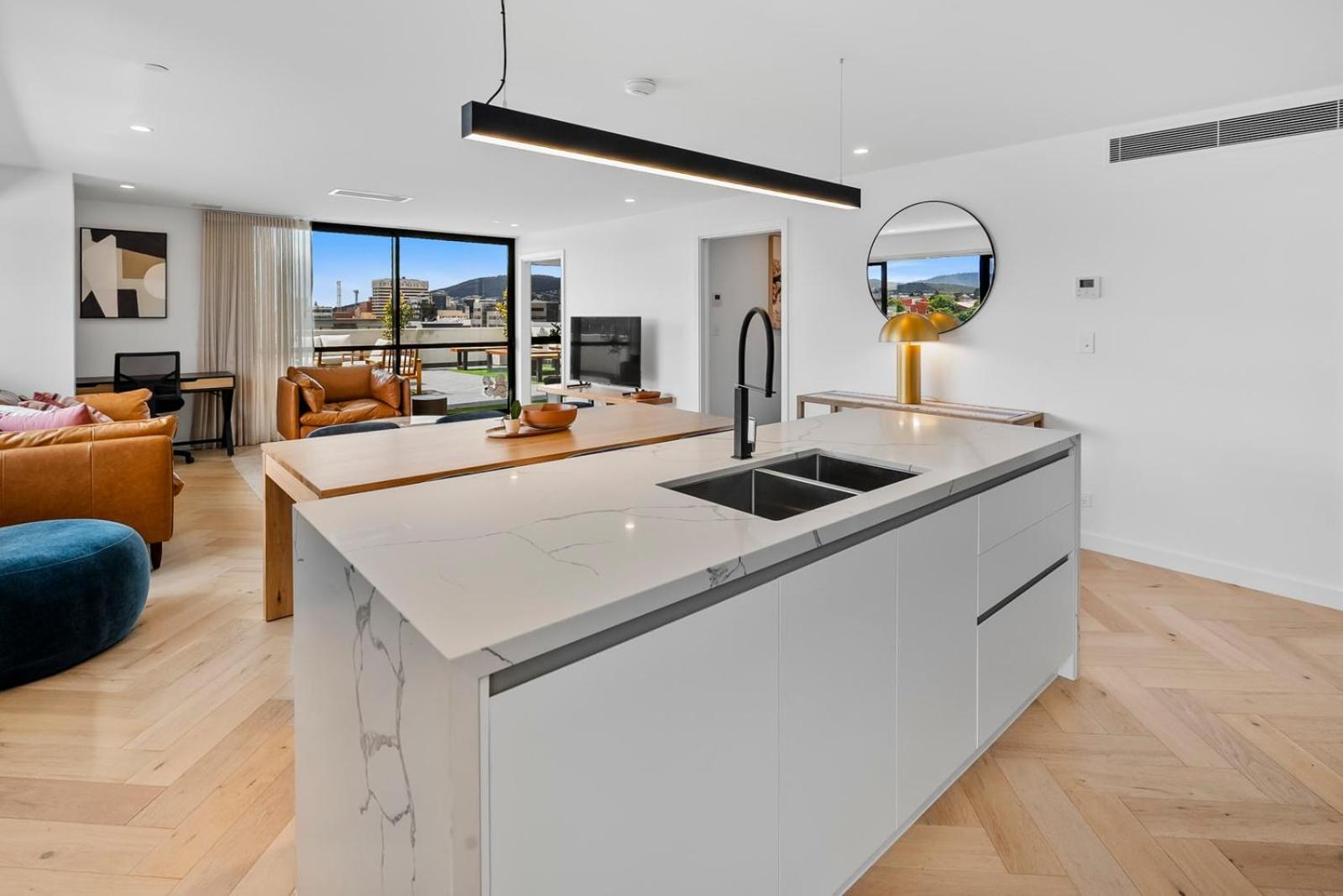 'city Luxe Oasis' Huge Terrace With Panoramic Views