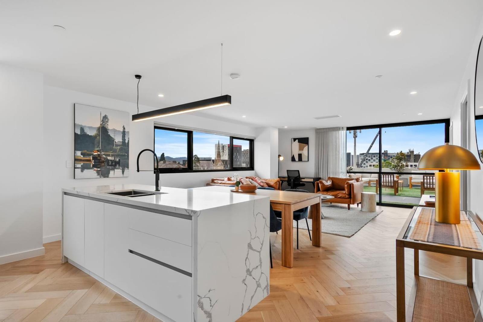 'city Luxe Oasis' Huge Terrace With Panoramic Views Apartment Hobart