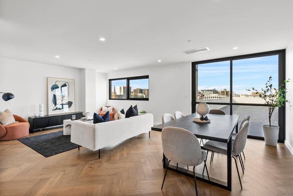 Cbd Roof Penthouse Apartment *