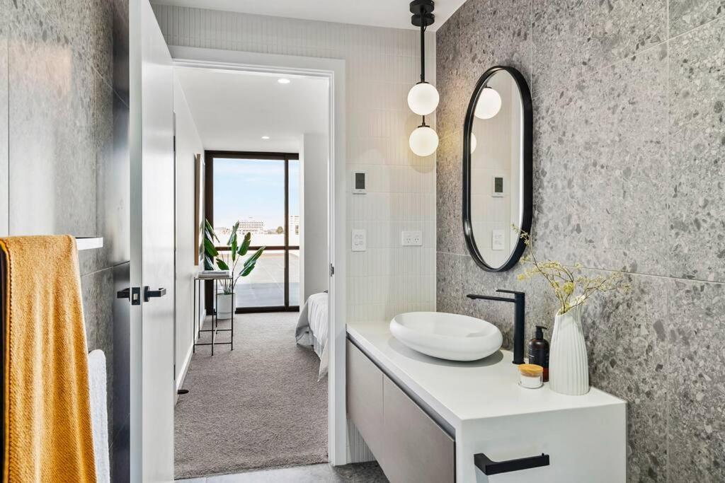 Cbd Roof Penthouse Apartment *
