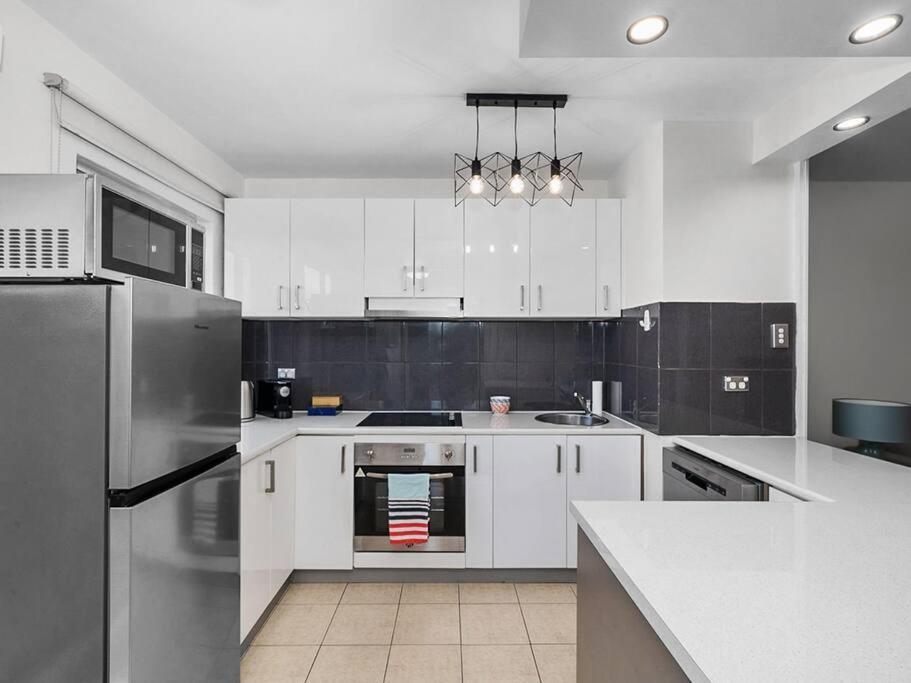 Sandy Bay With River View, Near Utas - Stroll To Cafes And Shops Apartment Hobart