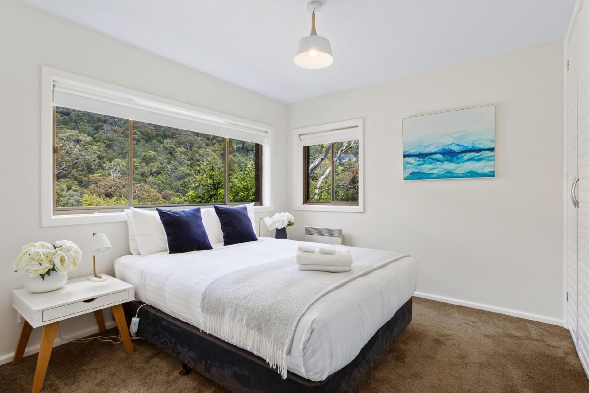 The View 2 Bed Unit With Stunning Outlook * Hobart