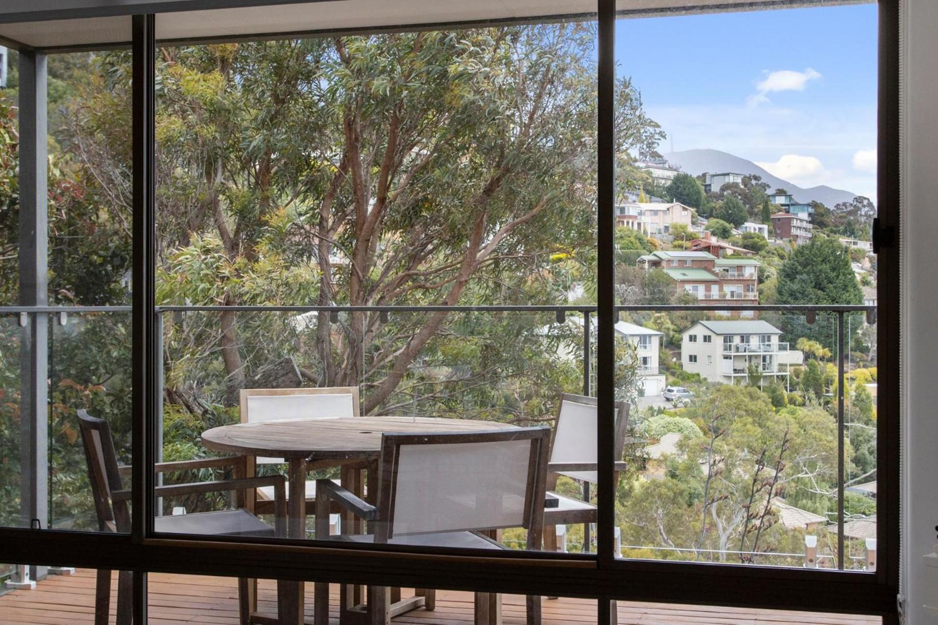 The View 2 Bed Unit With Stunning Outlook Apartment *